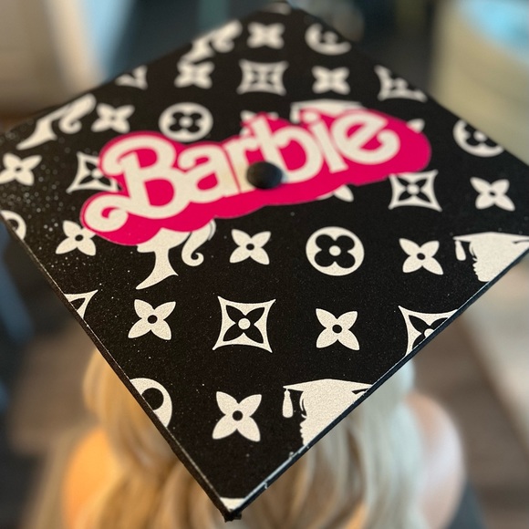 Graduation Cap Topper Luxury Barbie - Picture 5 of 5